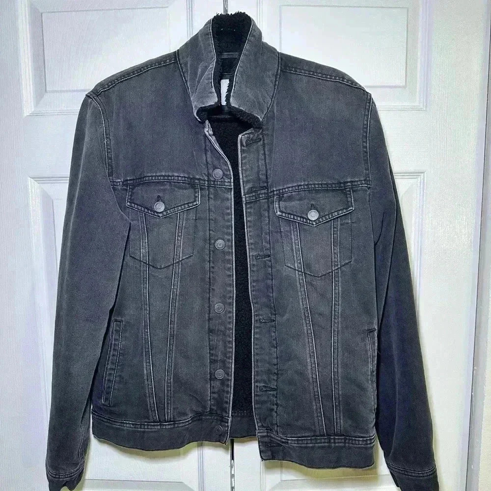 Men’s Old Navy Washed Black Denim Jacket with Sherpa Lining - Size M